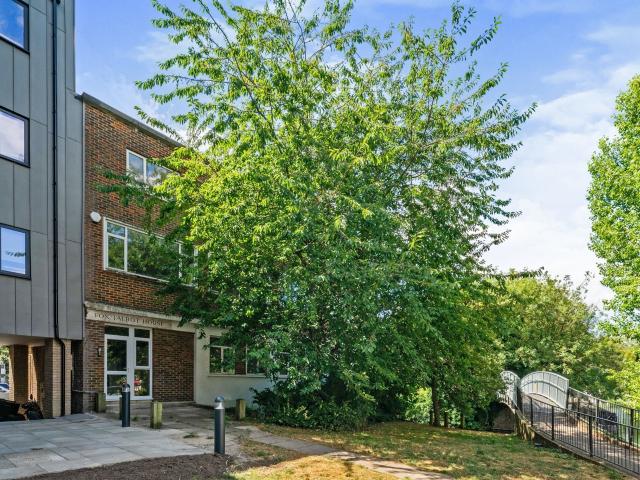 Apartment for rent in Kings Hill, Colliers End