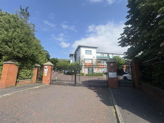 Apartment for rent in Andersonstown, Northern Ireland