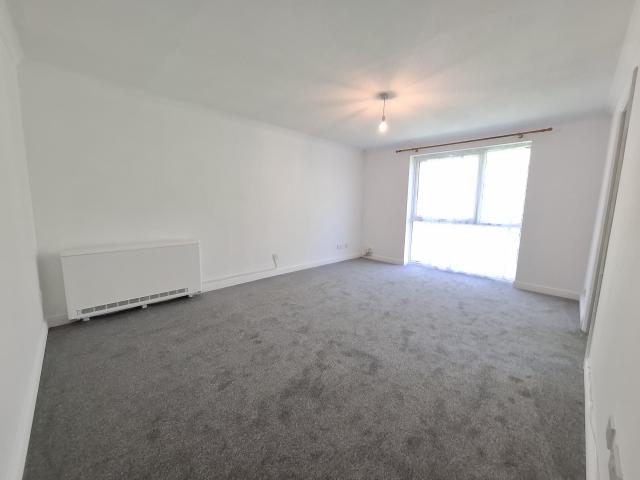 Apartment for rent in Woodhall Farm, Pouchen End