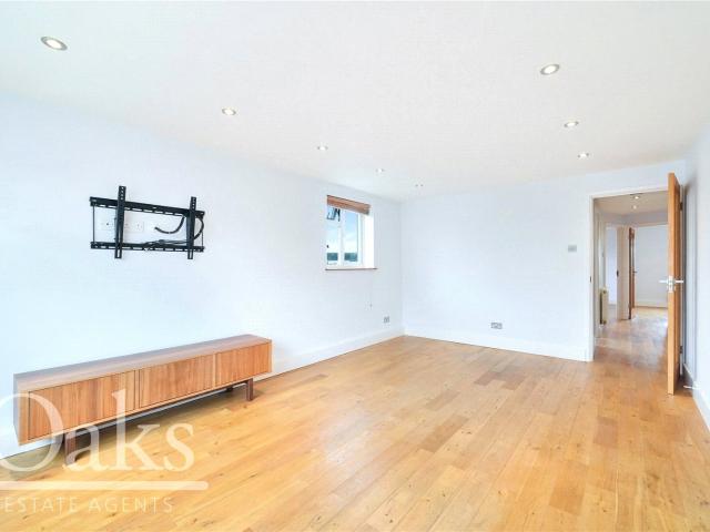 Apartment for rent in London Borough of Croydon, Addiscombe
