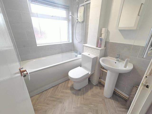 Apartment for rent in Winshill, Beamhurst