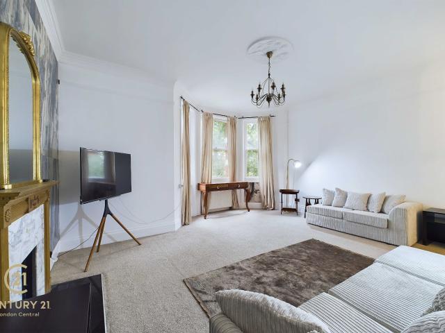 Apartment for rent in Victoria, Greater London