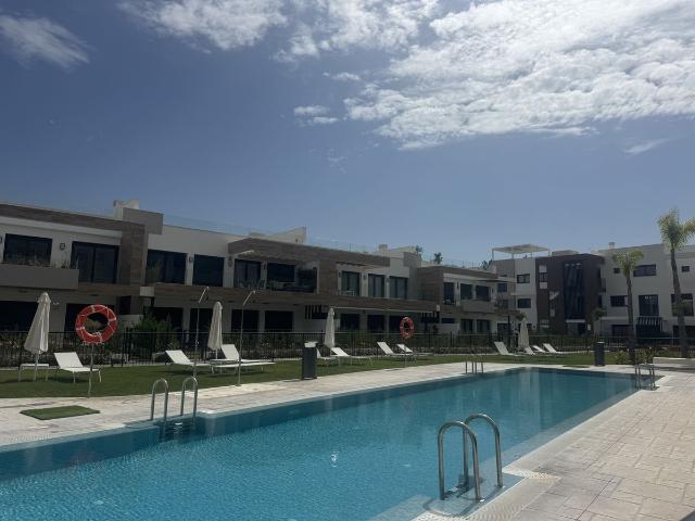 Apartamento en alquiler en Atalaya, Costa del Sol Occidental
