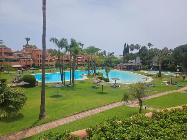 Casa en alquiler en Atalaya-Isdabe, Costa del Sol Occidental