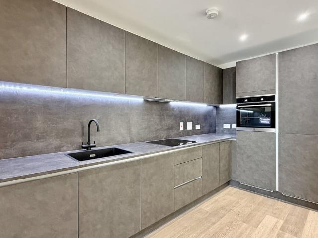 Apartment for rent in West Hendon, The Hyde
