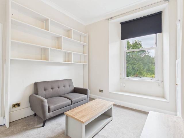 Apartment for rent in Comiston, Scotland
