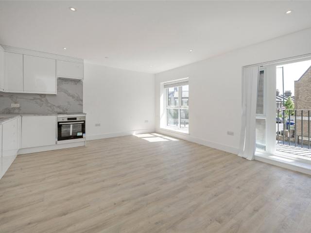 Apartment for rent in Brondesbury, Greater London