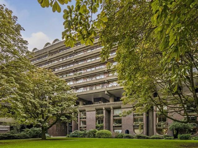 Apartment for rent in Lyons, Greater London