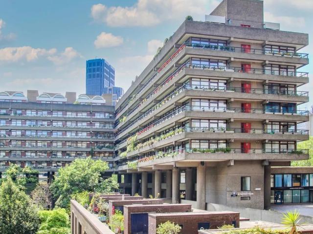 Apartment for rent in Lyons, Greater London