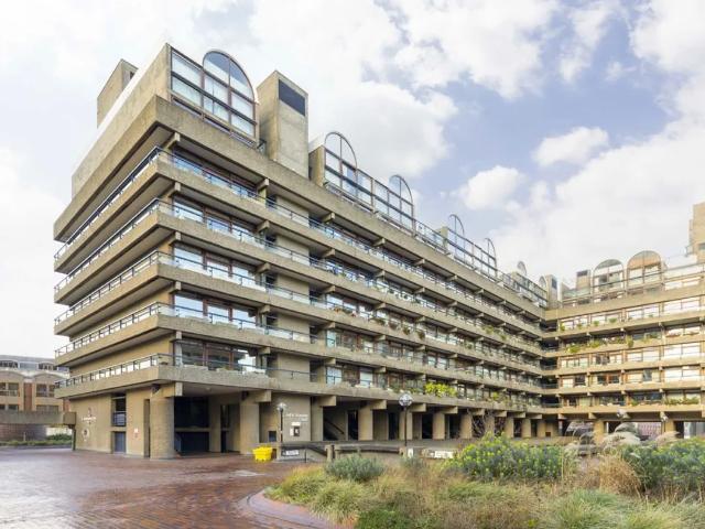 Apartment for rent in Lyons, Greater London