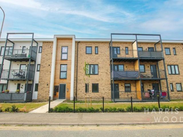 Apartment for rent in Highwoods, Fordham Heath