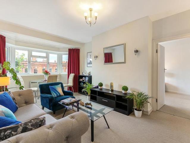 Apartment for rent in West Kensington, Greater London