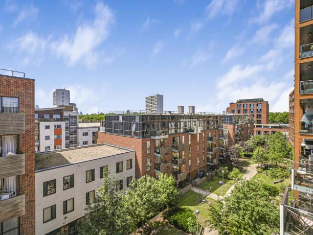 Apartment for rent in Bromley-by-Bow, Poplar Grove