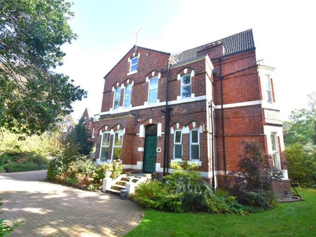 Apartment for rent in Oxton, Wirral