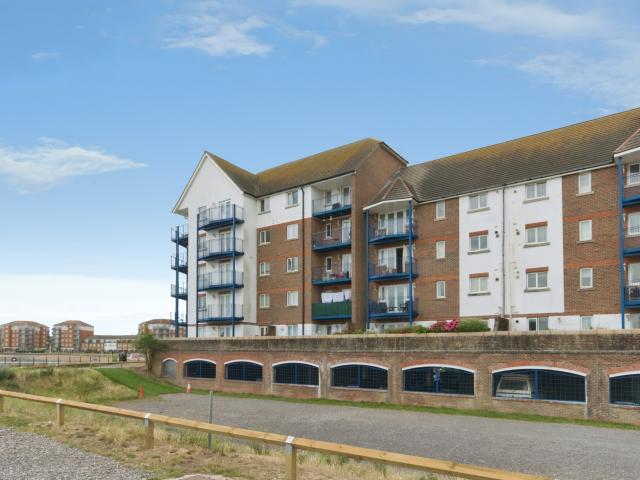 Apartment for rent in Sovereign Harbour, Eastbourne