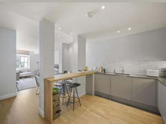 Apartment for rent in Widmore, Greater London