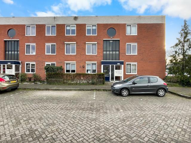 Appartement te huur in Huizen, Noord Holland