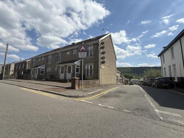 Apartment for rent in Pontardawe, Pontardawe, Clydach