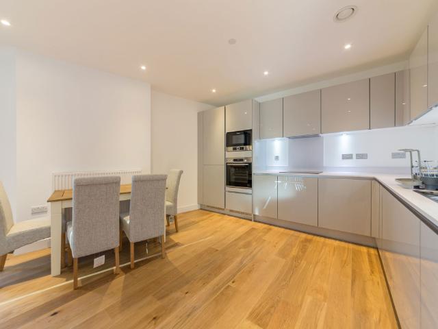 Apartment for rent in London Borough of Lewisham, Ladywell