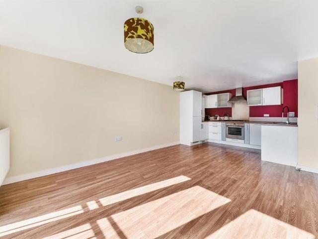 Apartment for rent in Red Hill, Surrey