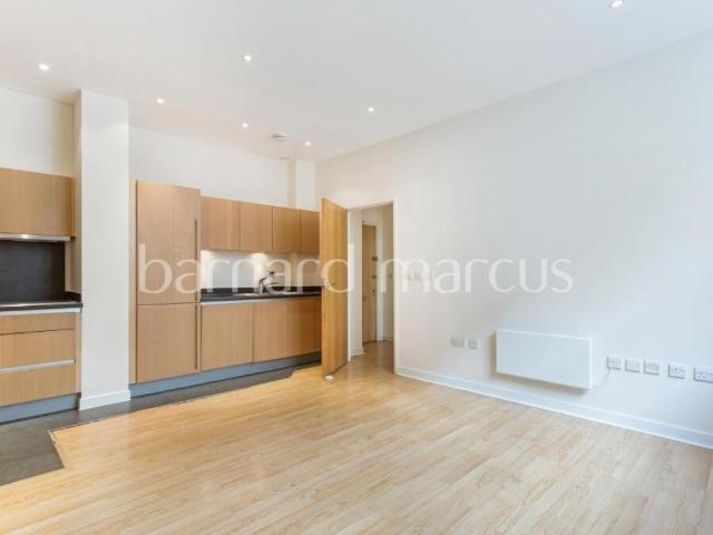 Apartment for rent in London Borough of Ealing, Greater London