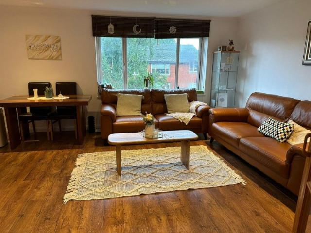 Apartment for rent in London Borough of Ealing, Perivale