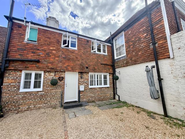 Apartment for rent in Heathlands, East Sussex