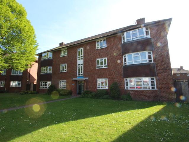 Apartment for rent in Upper Elmers End, Greater London