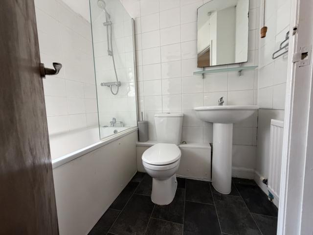 Apartment for rent in Pengam Green, Falcon Lodge