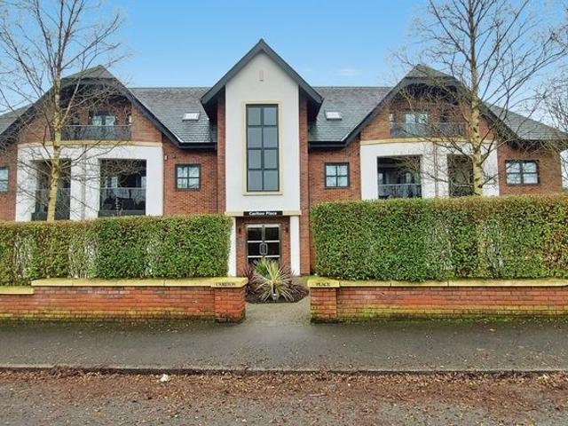Apartment for rent in Whitefield, Bury