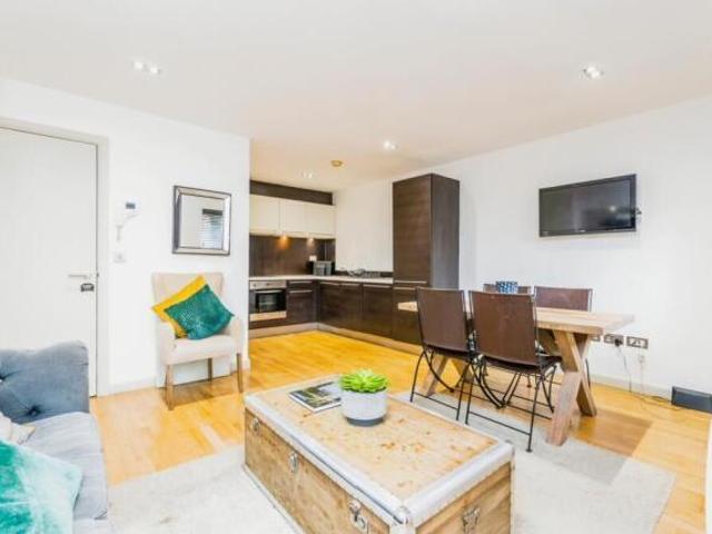 Apartment for rent in Falcon Lodge, Wales