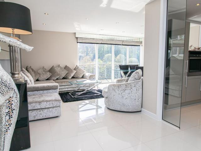 Apartment for rent in Cardiff International Sports Village, Falcon Lodge