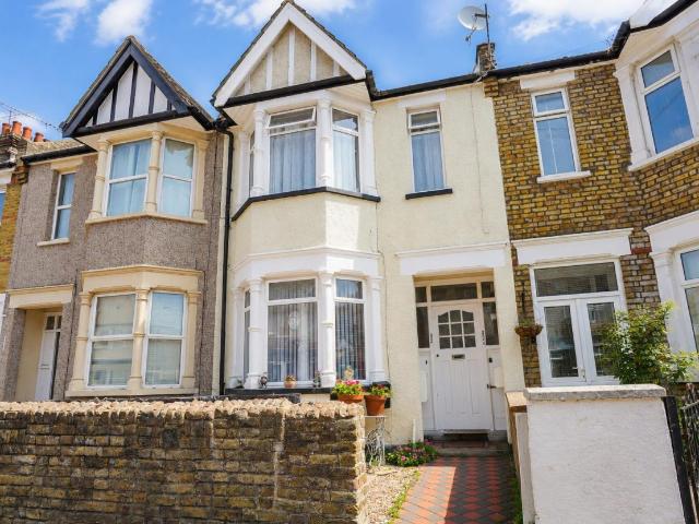 Apartment for rent in Alton Barnes, Essex