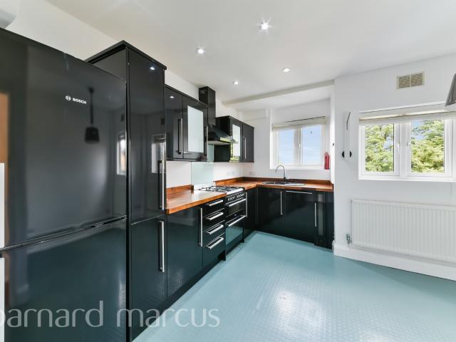 Apartment for rent in Worcester Park, Greater London