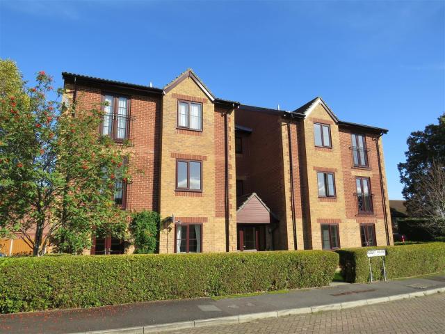 Apartment for rent in Hedge End, Helford