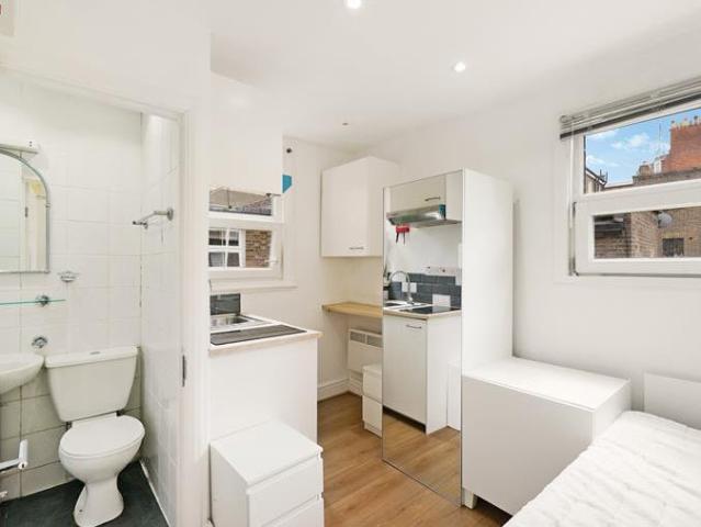 Apartment for rent in Kensington, Greater London