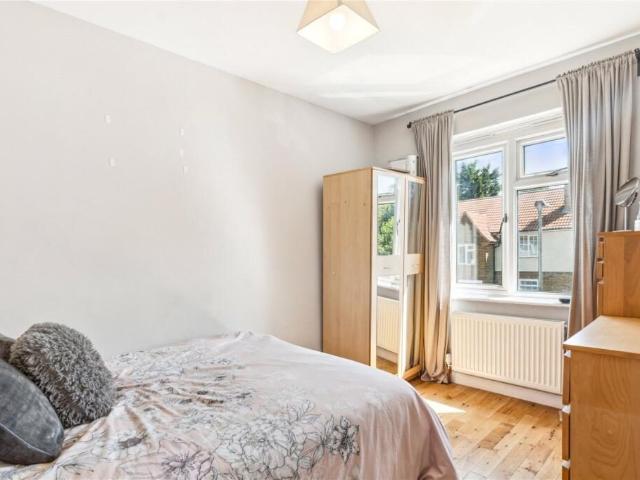Apartment for rent in Hampton Hill, Greater London