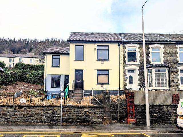 Apartment for rent in Cwm Clydach, Clydach Vale