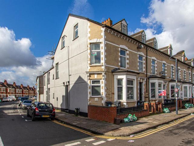 Apartment for rent in Falcon Lodge, Wales