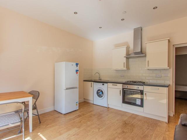 Apartment for rent in Maindy, Cardiff