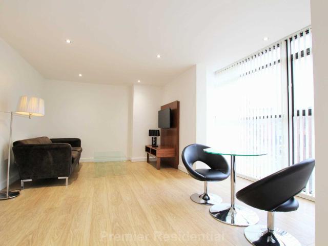Apartment for rent in First Street, Manchester