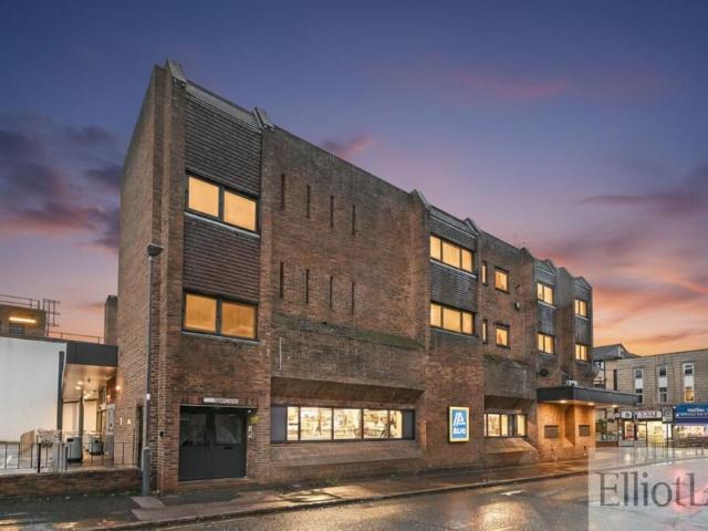 Apartment for rent in Lane, Greater London