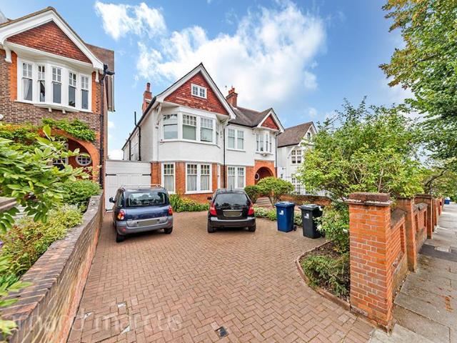 Apartment for rent in London Borough of Ealing, Park Royal