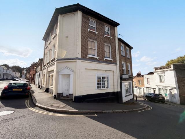 Apartment for rent in Harrow on the Hill, Greater London