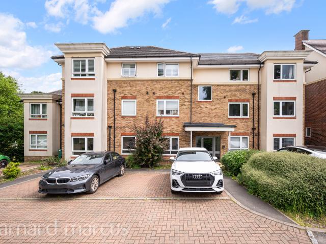 Apartment for rent in Woodcote, Epsom