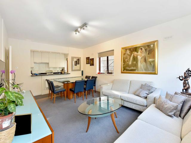 Apartment for rent in St. John's Wood, Greater London