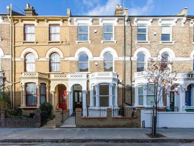 Apartment for rent in Brownswood Park, Stoke Newington