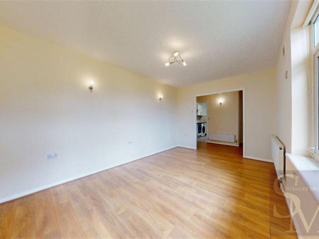 Apartment for rent in South Woodford, Greater London
