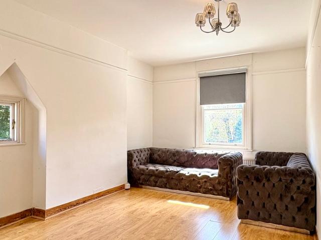 Apartment for rent in Brondesbury, Greater London