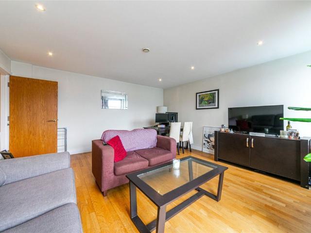 Apartment for rent in Highbury, Greater London